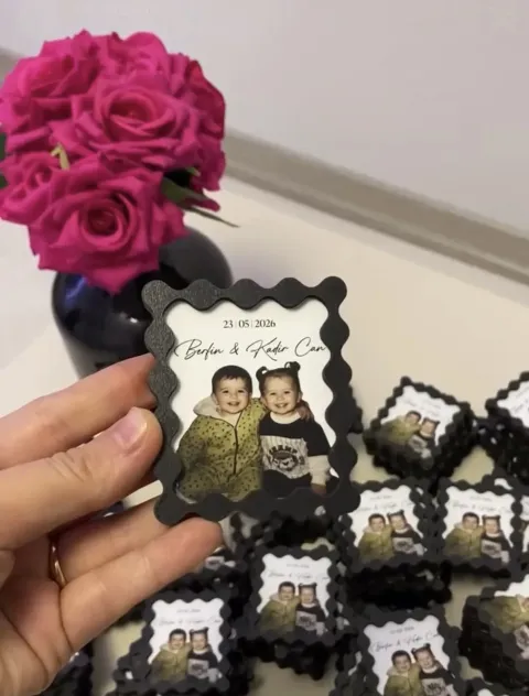 Petibör Çerçeveli Fotoğraflı Magnet – Magnetler