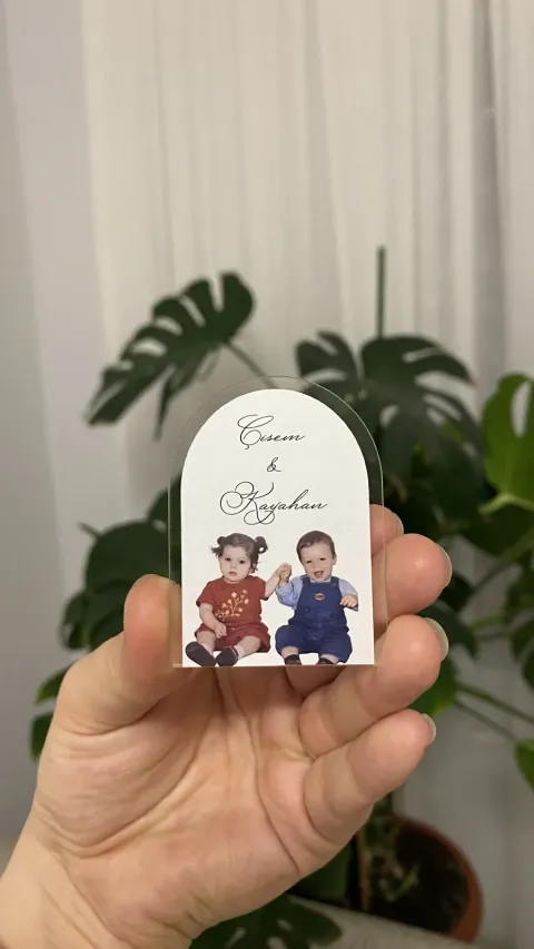 Kemerli Kesim Çocukluk Fotoğraflı Kartlı Magnet – Magnetler