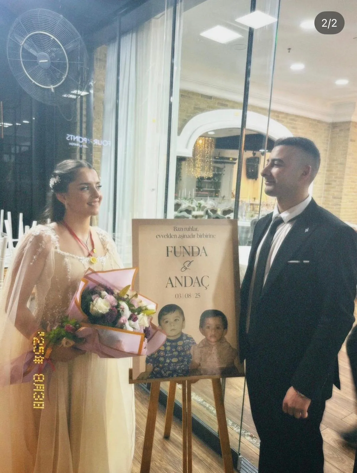 Tubi Event müşterisinin etkinliğinden kişiye özel karşılama panosu fotoğrafı