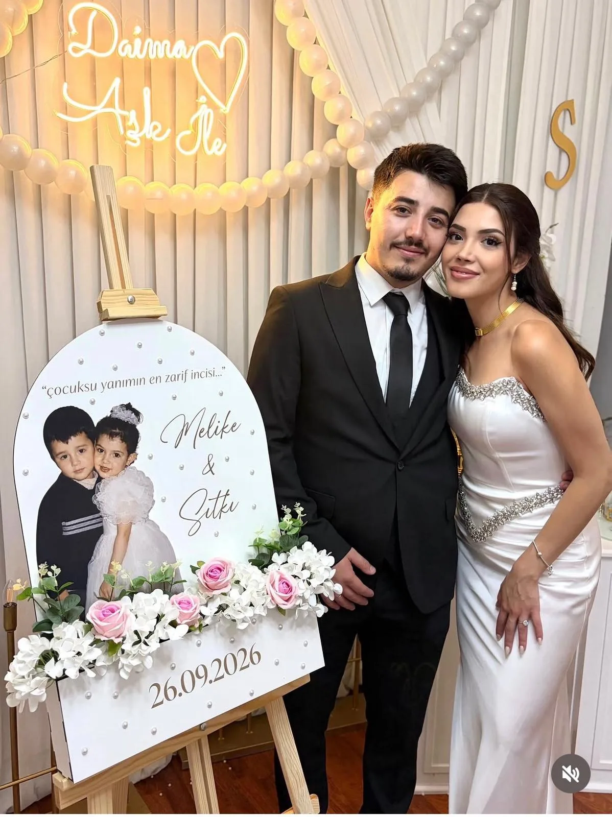 Tubi Event müşterisinin etkinliğinden kişiye özel karşılama panosu fotoğrafı