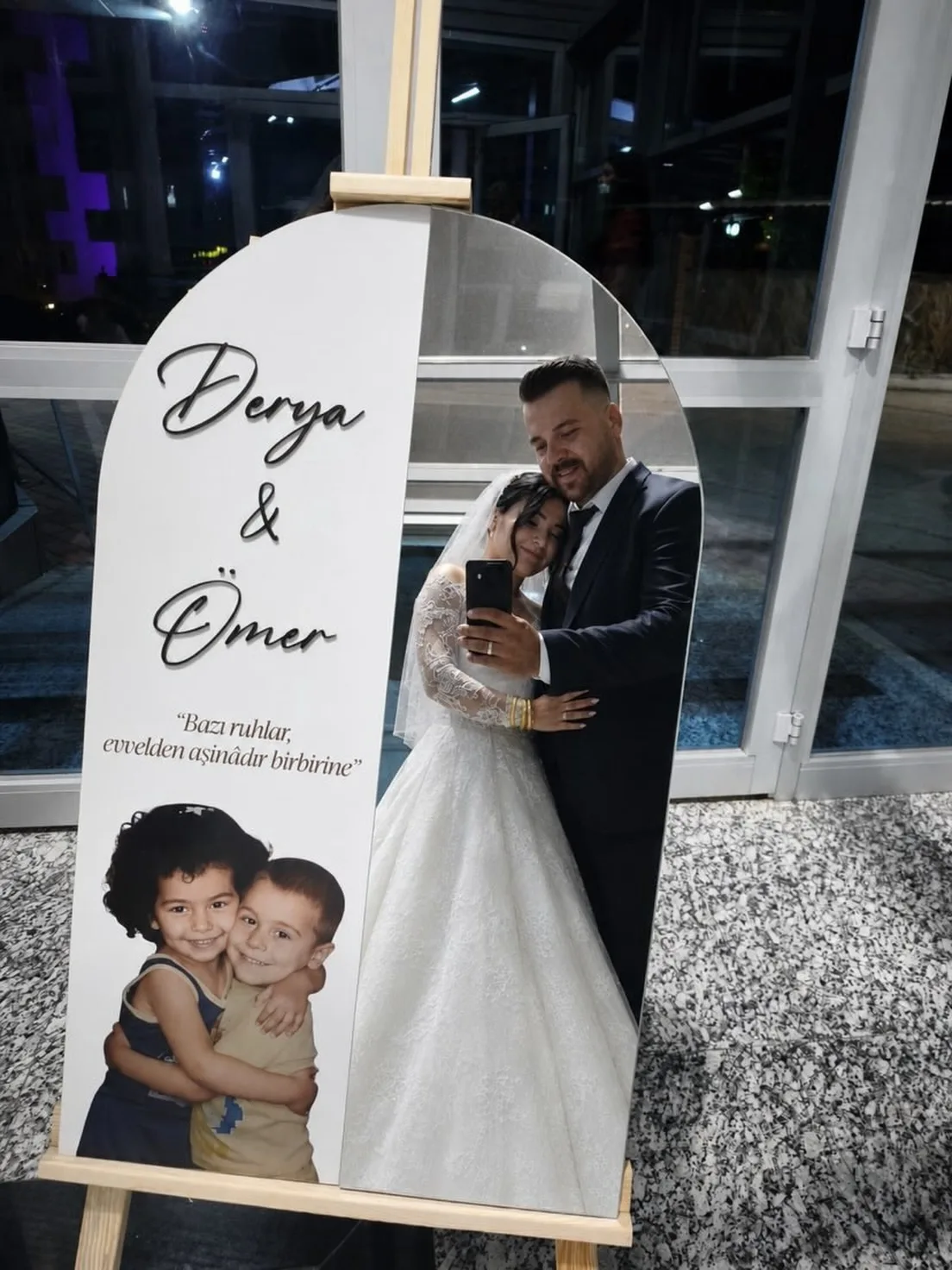 Tubi Event müşterisinin etkinliğinden kişiye özel karşılama panosu fotoğrafı