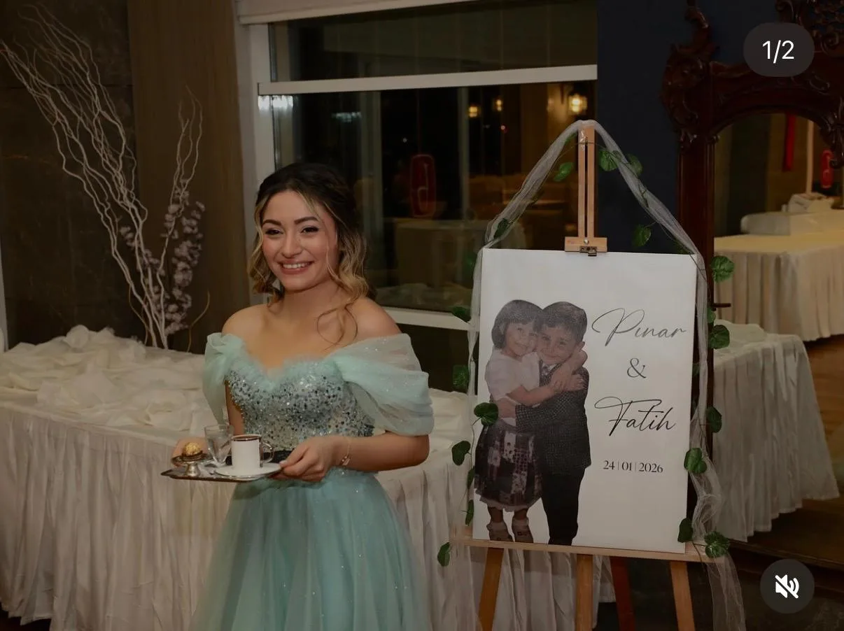 Tubi Event müşterisinin etkinliğinden kişiye özel karşılama panosu fotoğrafı